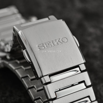 Seiko Chronograph SSB453P1 Men Discover More Blue Dial Stainless Steel Strap