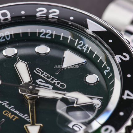Seiko 5 Sports SSK035K1 SKX Series Automatic GMT Sprite Green Black Dial Stainless Steel Strap