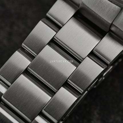 Seiko Prospex SRPL11K1 Diver Samurai Shog-Urai Red Dial Stainless Steel Strap