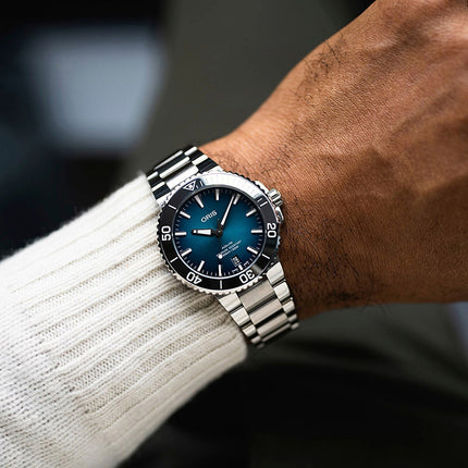 Oris Aquis 01-733-7732-4155-07-8-21-05PEB Date Blue Dial Stainless Steel Strap