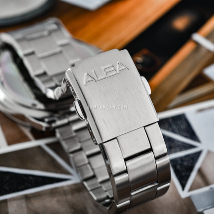 Alba Active AS9U13X1 Men Black Gradation Dial Stainless Steel Strap