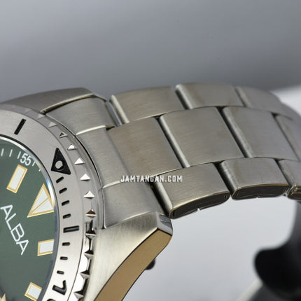Alba Active AS9Q41X1 Men Green Dial Stainless Steel Strap