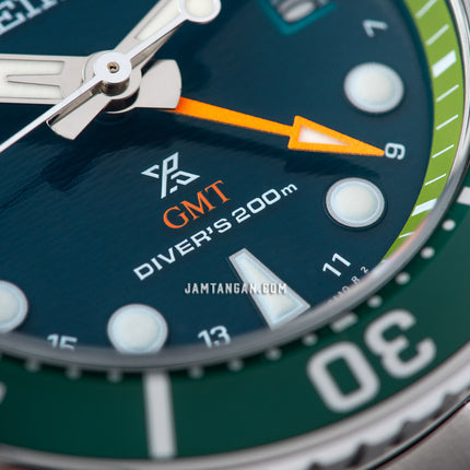 Seiko Prospex SFK003J1 Sumo Hulk GMT Solar Green Dial Stainless Steel Strap