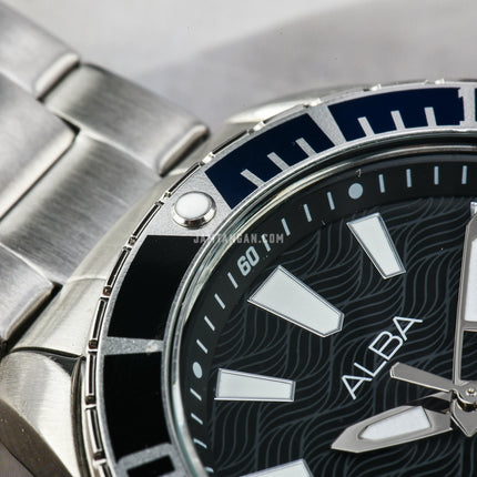 Alba Active AG8K33X1 Men Black Dial Stainless Steel Strap