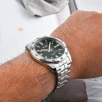 Alba Active AS9V43X1 Men Green Dial Stainless Steel Strap