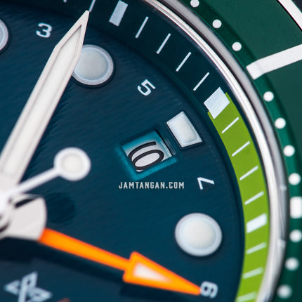 Seiko Prospex SFK003J1 Sumo Hulk GMT Solar Green Dial Stainless Steel Strap