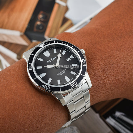 Alba Active AS9U13X1 Men Black Gradation Dial Stainless Steel Strap