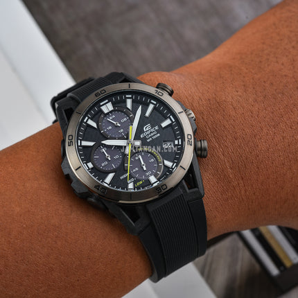 Casio Edifice EQS-960PB-1AVUDF Sospensione Black Carbon Fiber Dial Black Rubber Band