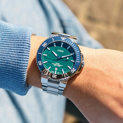 Oris Aquis 01-733-7789-4197-Set Yangtze Jiangtun Green Dial Stainless Steel Strap Limited Edition