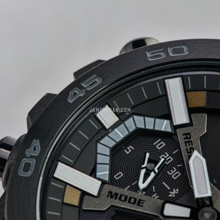 Casio Edifice ECB-2000DC-1BDF Men Sospensione Digital Analog Dial Gunmetal Stainless Steel Band