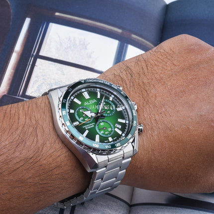 Alba Signa AX7007X1 Men Chronograph Green Dial Stainless Steel Strap