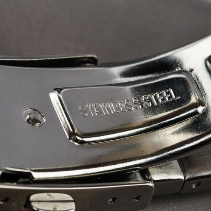 Alba Active AG8K33X1 Men Black Dial Stainless Steel Strap