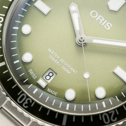 Oris Divers Sixty-Five Date 40mm 01-733-7707-4057-07-8-20-18 Green Dial Stainless Steel Strap