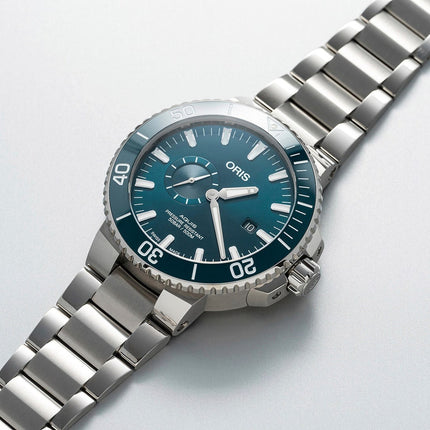 Oris Aquis 01-743-7733-4155-07-8-24-05PEB Divers Small Second Date Blue Dial Stainless Steel Strap