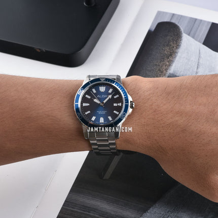 Alba Active AS9U11X1 Men Blue Gradation Dial Stainless Steel Strap