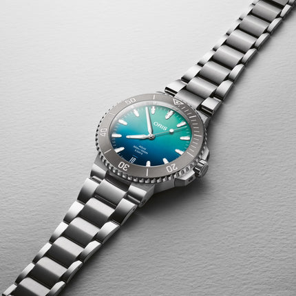 Oris Aquis 01-400-7790-4185-SET Great Barrier Reef Blue Dial Stainless Steel Strap Limited Edition