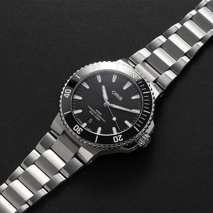 Oris Aquis Date 01-733-7789-4154-07-8-23-04PEB Men Black Dial Stainless Steel Strap