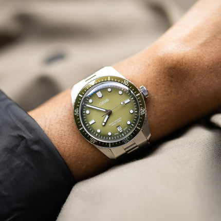 Oris Divers Sixty-Five Date 40mm 01-733-7707-4057-07-8-20-18 Green Dial Stainless Steel Strap