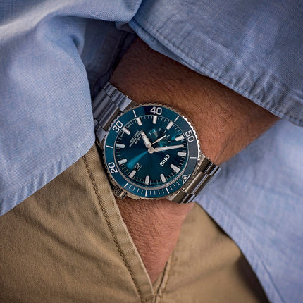 Oris Aquis 01-743-7733-4155-07-8-24-05PEB Divers Small Second Date Blue Dial Stainless Steel Strap