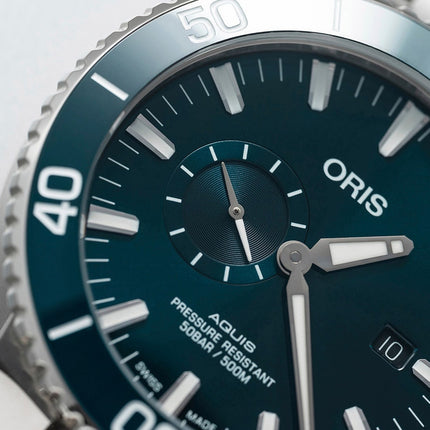Oris Aquis 01-743-7733-4155-07-4-24-69EB Divers Small Second Date Blue Dial Blue Rubber Strap