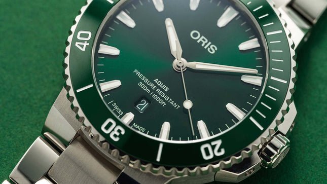 Oris Aquis Date 01-733-7789-4157-07-8-23-04PEB Green Dial Stainless Steel Strap