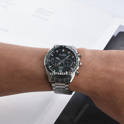 Alba Signa A4B019X1 Chronograph Men Green Dial Stainless Steel Strap