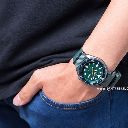 Seiko 5 Sports SRPD77K1 5KX Avocado SKX Sports Style Automatic Green Dial Green Nylon Strap