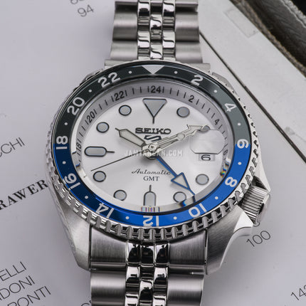Seiko 5 Sports SSK033K1 SKX Series Automatic GMT Silver Dial Stainless Steel Strap