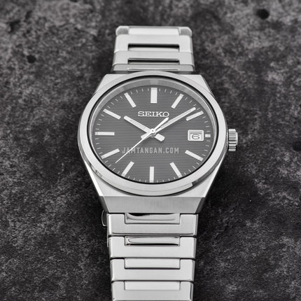 Seiko Classic SUR557P1 Men Black Dial Stainless Steel Strap