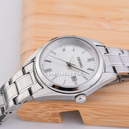 Seiko Classic SUR633P1 Ladies Silver Dial Stainless Steel Strap