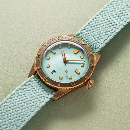 Oris Divers Sixty-Five 01-733-7771-3157-07-3-19-03BRS Cotton Candy Green Dial Green Nylon Strap