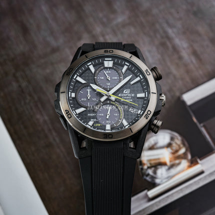 Casio Edifice EQS-960PB-1AVUDF Sospensione Black Carbon Fiber Dial Black Rubber Band