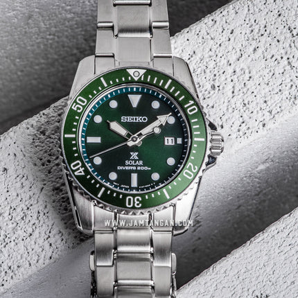 Seiko Prospex SNE583P1 Baby Hulk Solar Divers 200M Green Dial Stainless Steel Strap