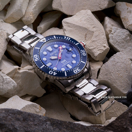 Seiko Prospex SNE549P1 PADI Solar Divers 200M Blue Dial Stainless Steel Strap