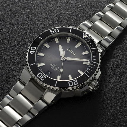 Oris Aquis 01-400-7769-4154-07-8-22-09PEB Date Automatic Black Dial Stainless Steel Strap