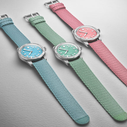 Oris Divers Sixty Five 01-733-7771-4057-07-3-19-03S Cotton Candy Green Dial Green Nylon Strap