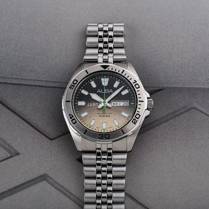 Alba Active Gravity AV3585X1 Men Gradient Dial Stainless Steel Strap