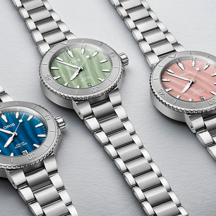 Oris Aquis 01-733-7770-4155-07-8-18-05P Date Ladies Blue Mother Of Pearl Dial Stainless Steel Strap
