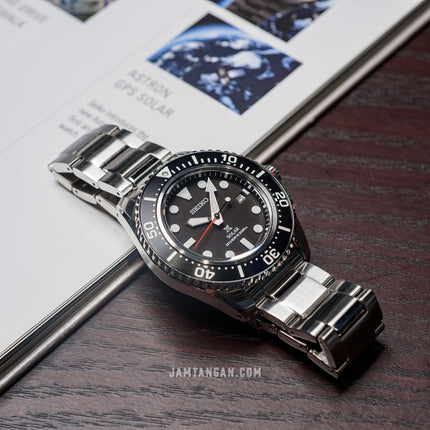Seiko Prospex SNE589P1 Solar Divers 200M Black Dial Stainless Steel Strap