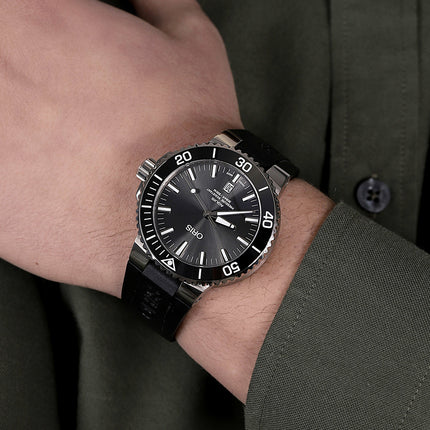 Oris Aquis 01-733-7730-7153-07-4-24-64TEB Titanium Date Men Grey Dial Black Rubber Strap