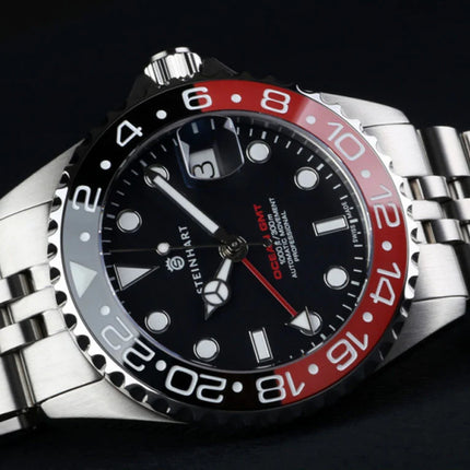 Steinhart Ocean 39 GMT Black Red Ceramic 2