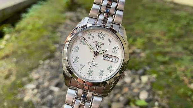 Seiko 5 Automatic SNK377K1 White Dial Stainless Steel Band