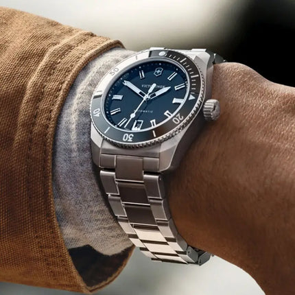 Victorinox Maverick Automatic 39mm Black Dial Stainless Steel Band 242105