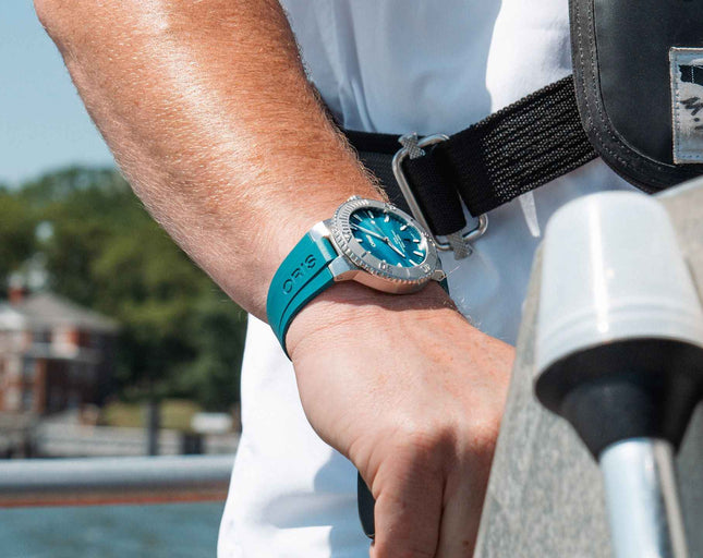 Oris Aquis New York Harbor Limited Edition II 01-733-7789-4187-RS Green MOP Dial Green Rubber Strap