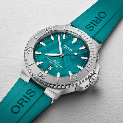 Oris Aquis New York Harbor Limited Edition II 01-733-7789-4187-RS Green MOP Dial Green Rubber Strap